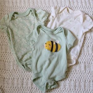 Sterling Baby Onesie Trio Pack- Floral Bumblebee
